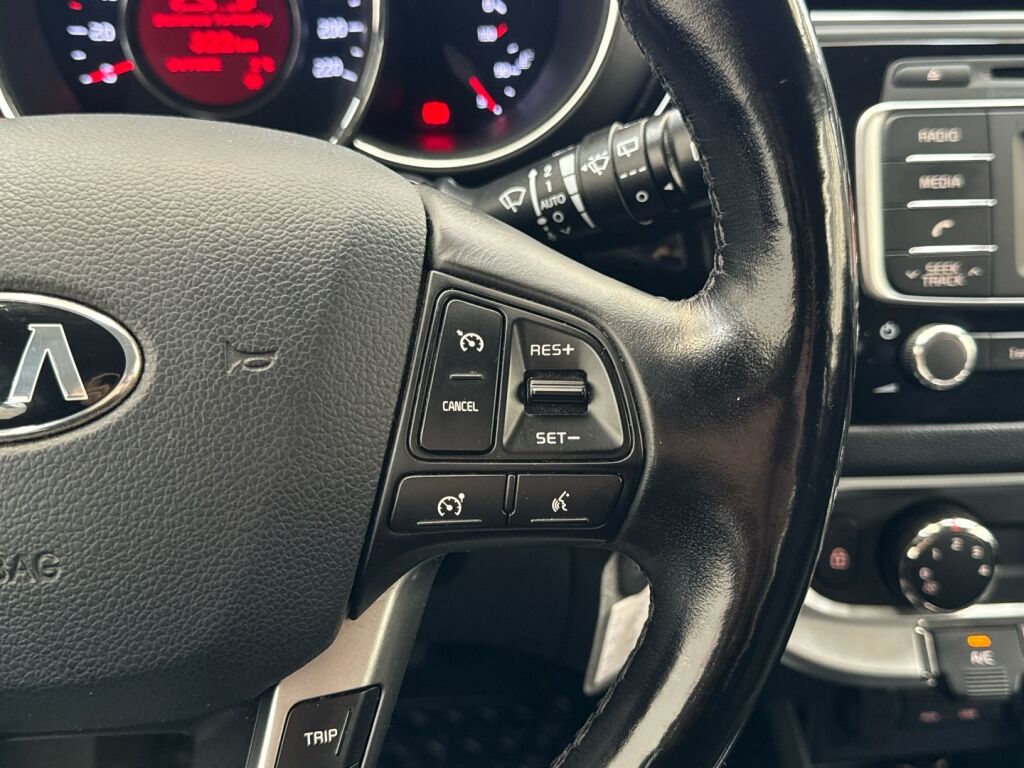 Kia Rio 2015 Ruskea (beige)