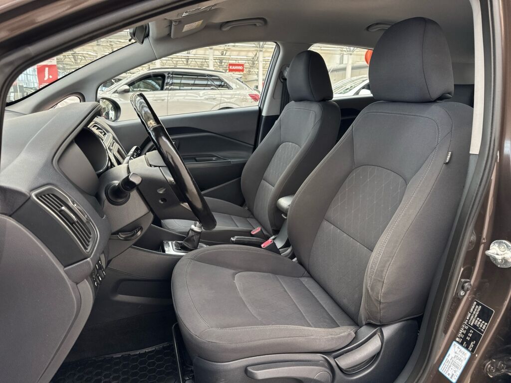 Kia Rio 2015 Ruskea (beige)