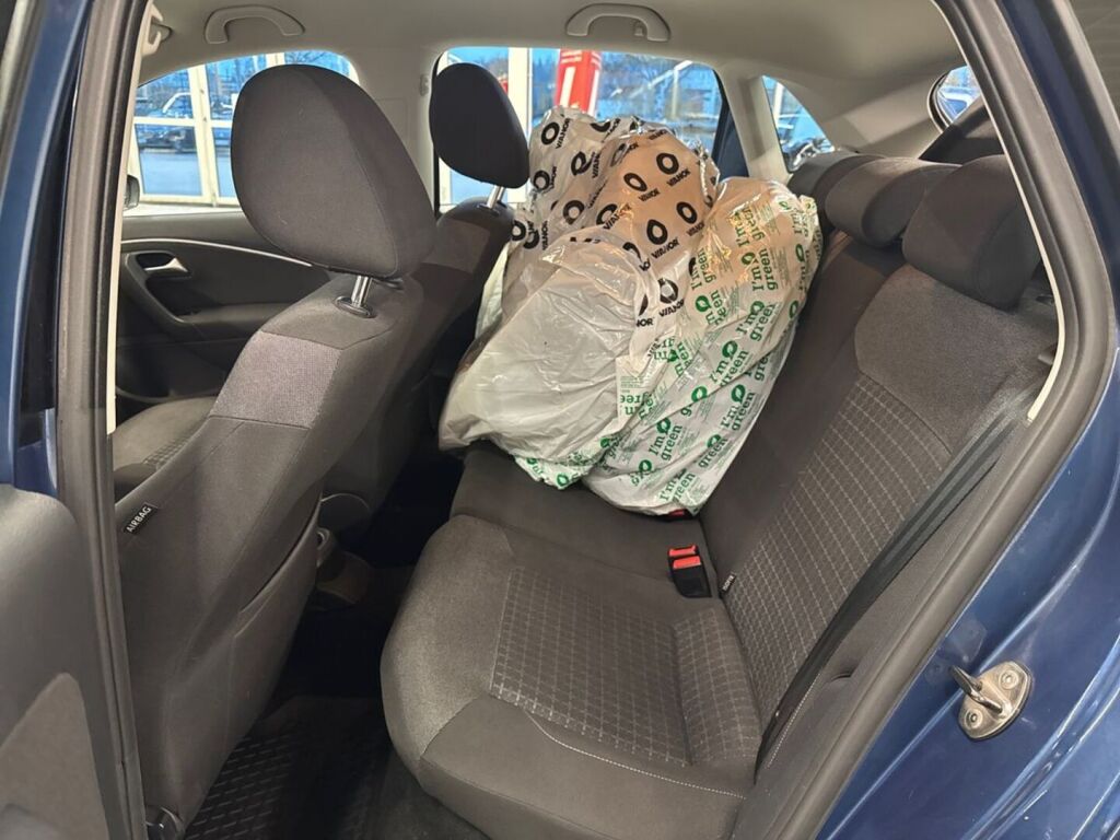 Volkswagen Polo 2015 Sininen