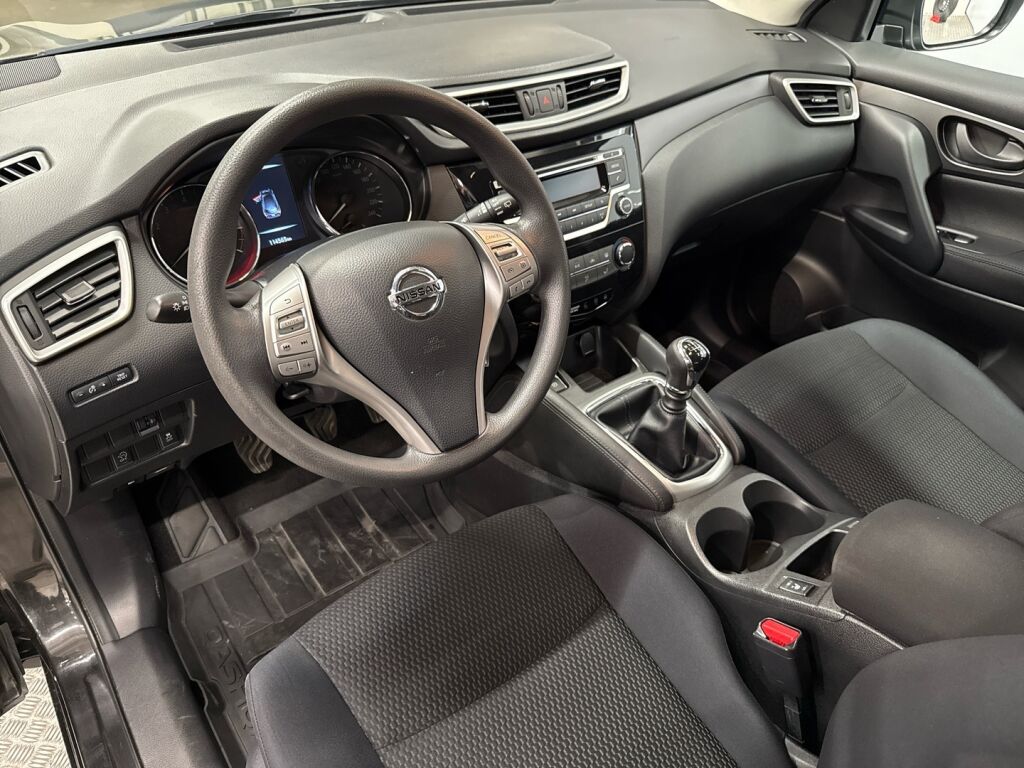 Nissan Qashqai 2015 Musta