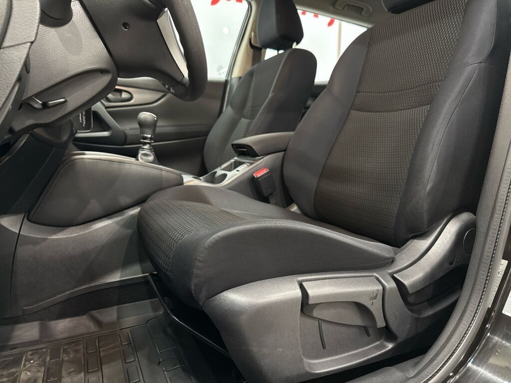 Nissan Qashqai 2015 Musta