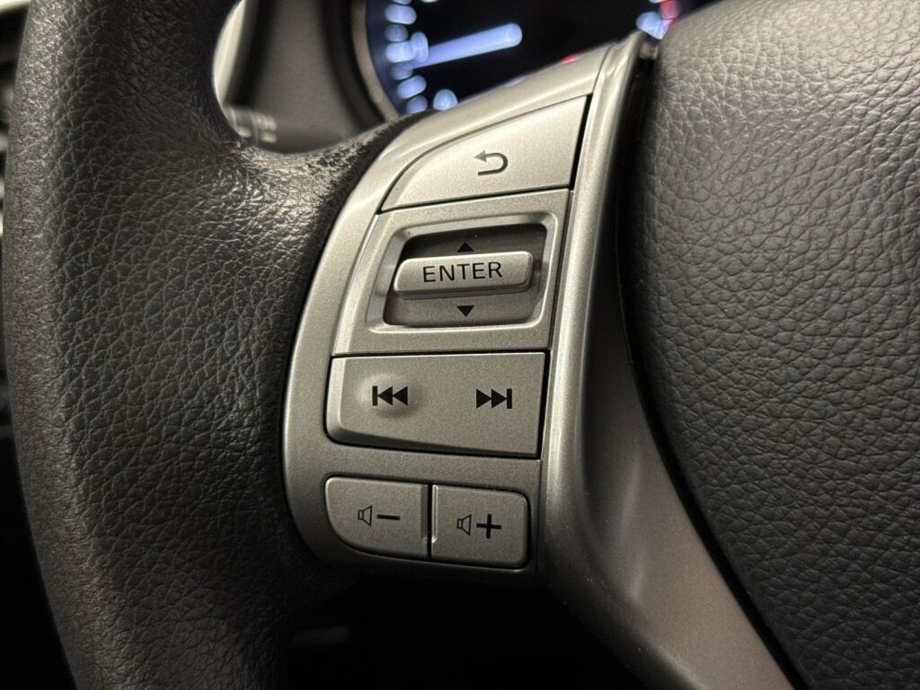 Nissan Qashqai 2015 Musta