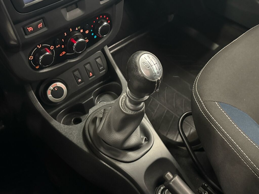 Dacia Duster 2015 Sininen