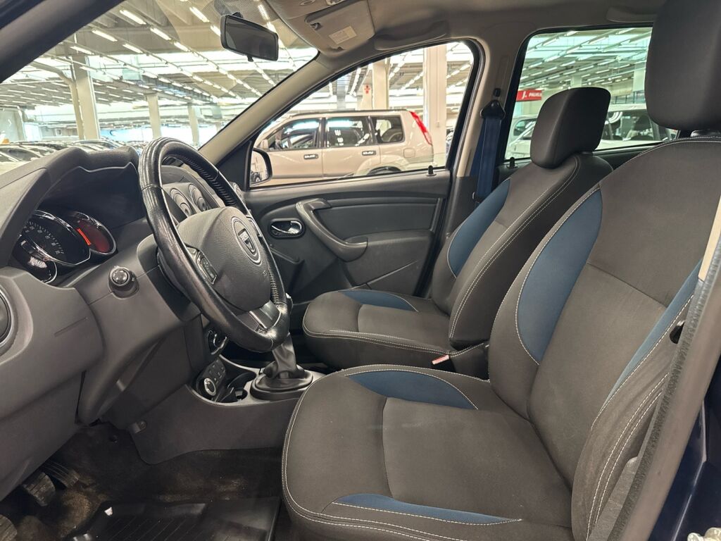 Dacia Duster 2015 Sininen