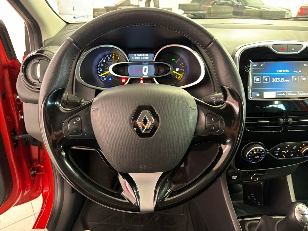 Renault Clio 2015 Punainen