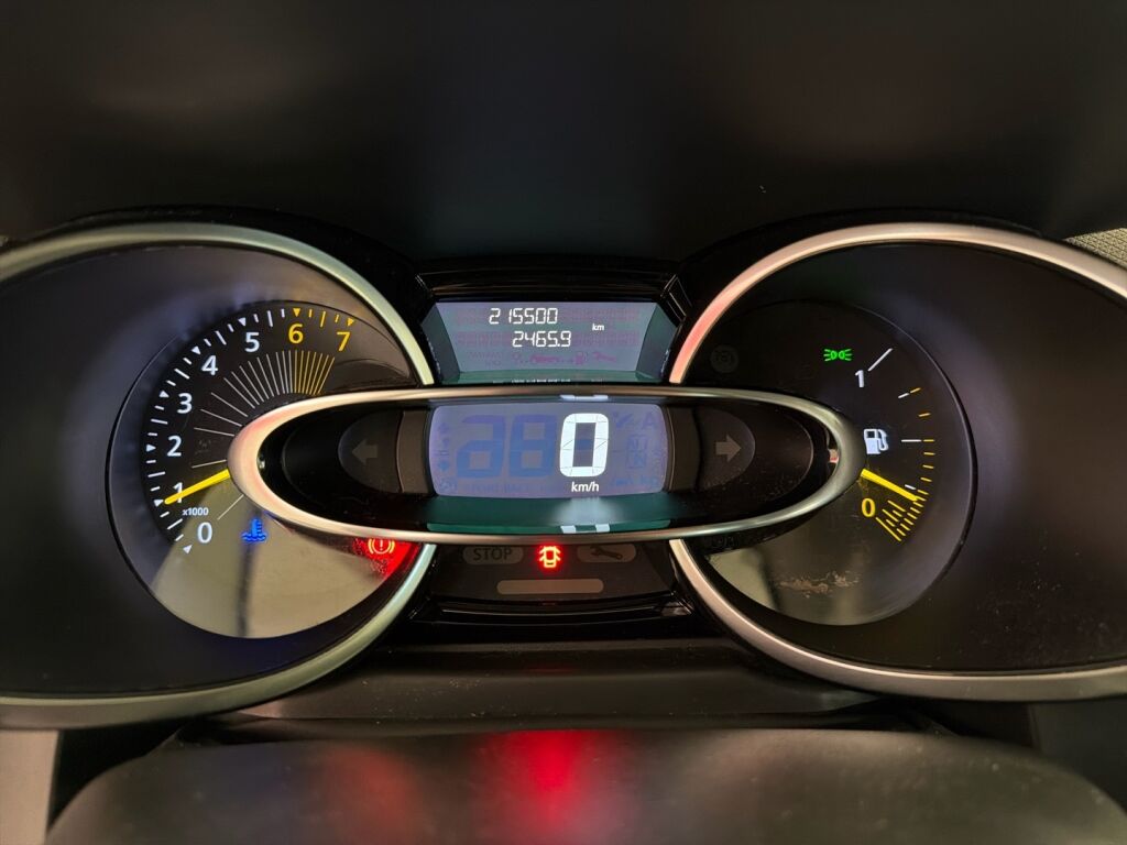 Renault Clio 2015 Punainen