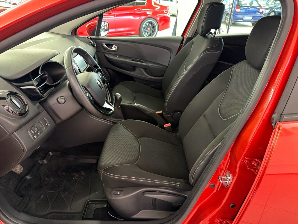 Renault Clio 2015 Punainen