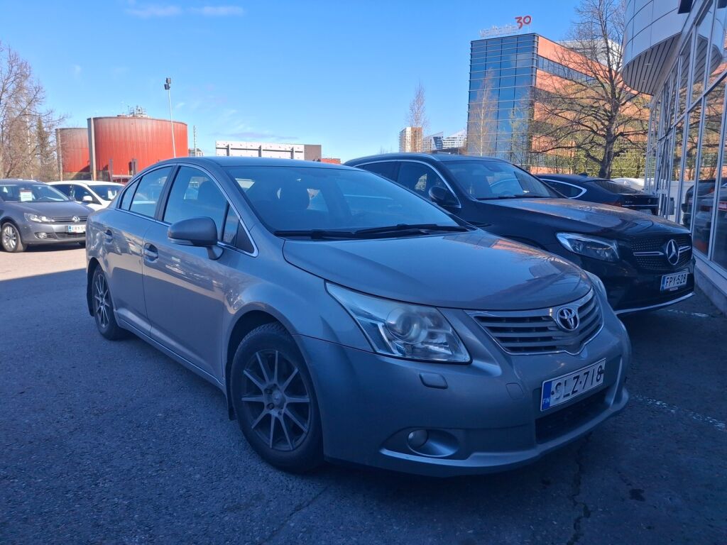 Toyota Avensis 2010 Harmaa