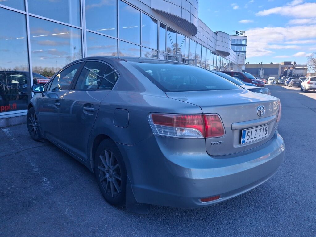 Toyota Avensis 2010 Harmaa