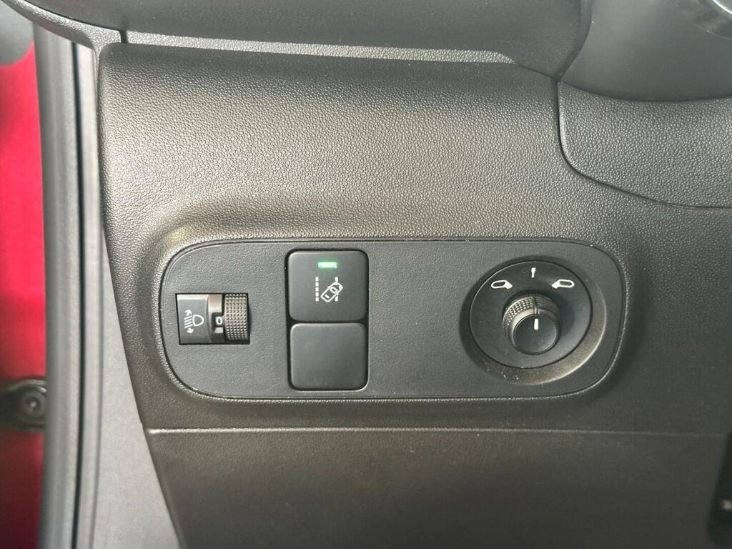 Citroen C3 2017 Punainen