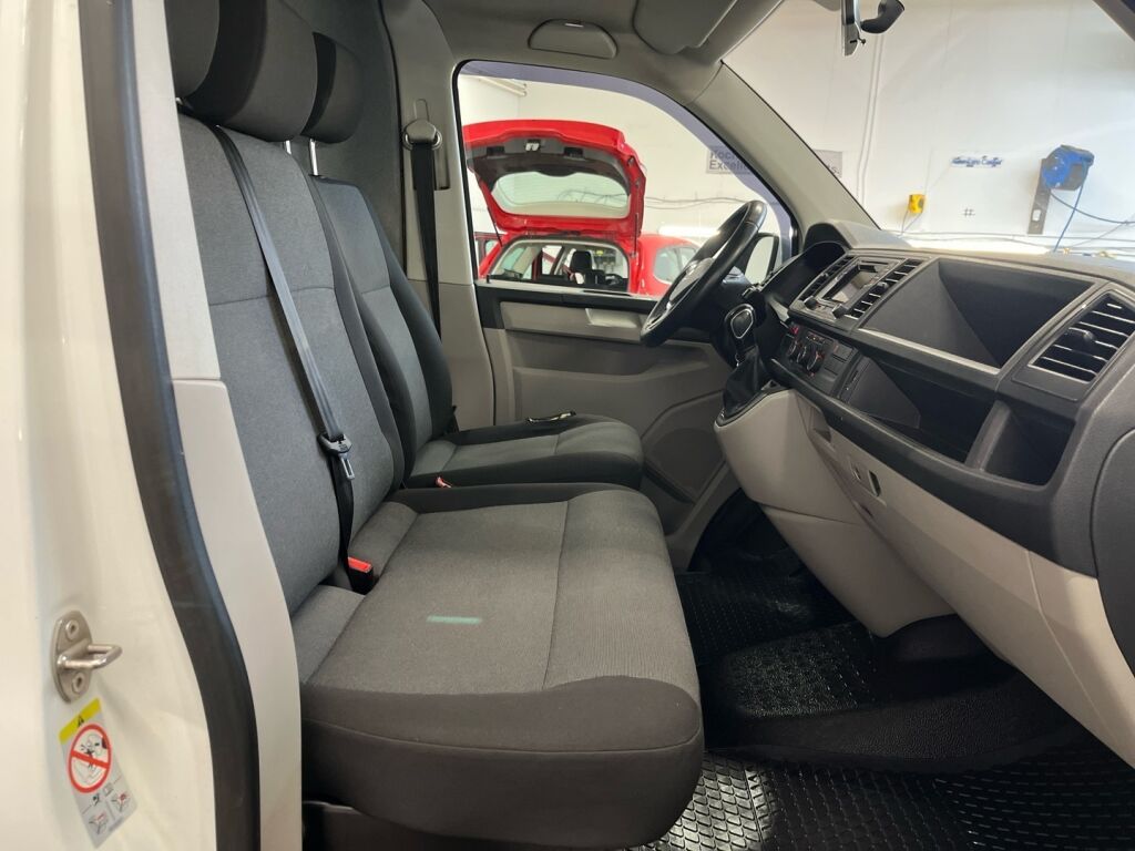 Volkswagen Transporter 2017 Valkoinen
