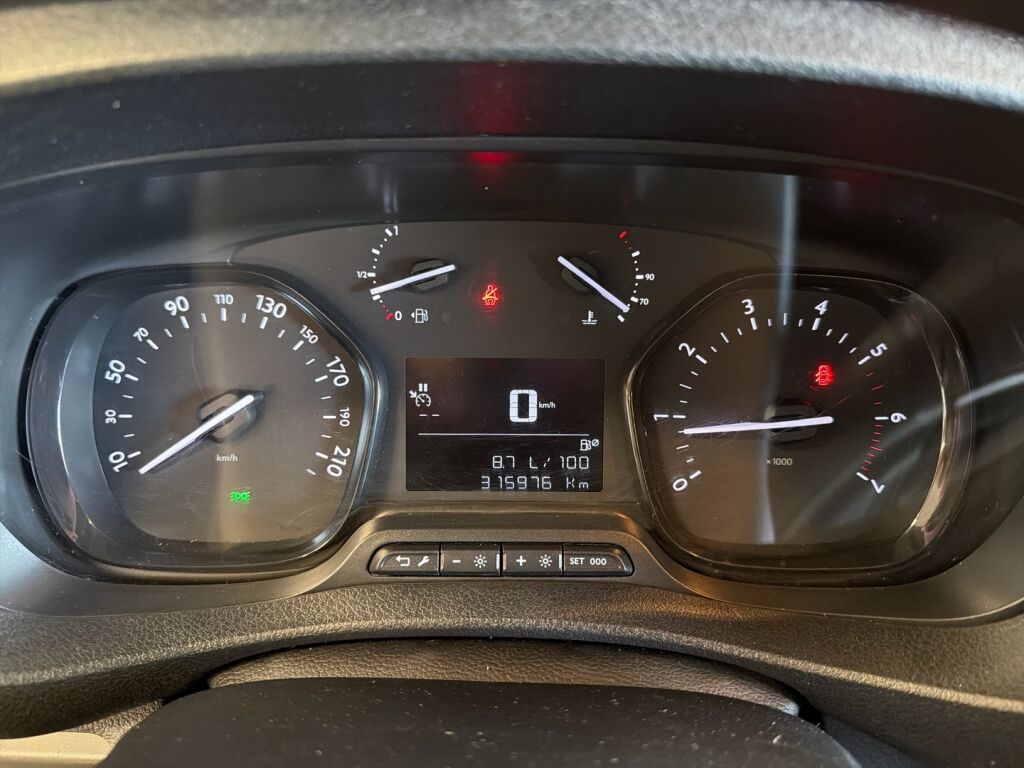 Citroen Jumpy 2017 Punainen