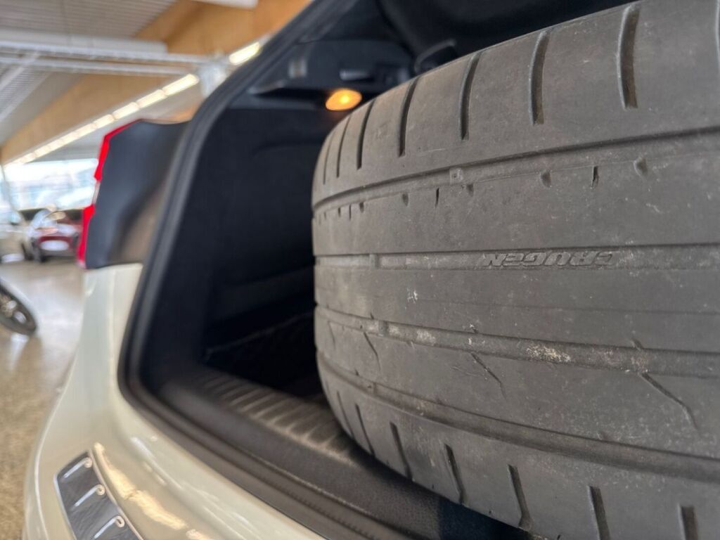 Mercedes-Benz GLA 2016 Valkoinen