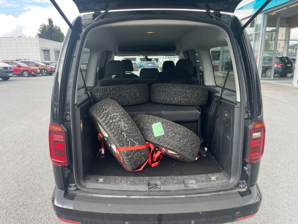 Volkswagen Caddy Maxi 2017 Musta
