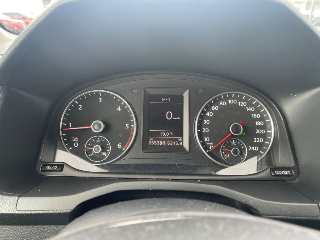 Volkswagen Caddy Maxi 2017 Musta