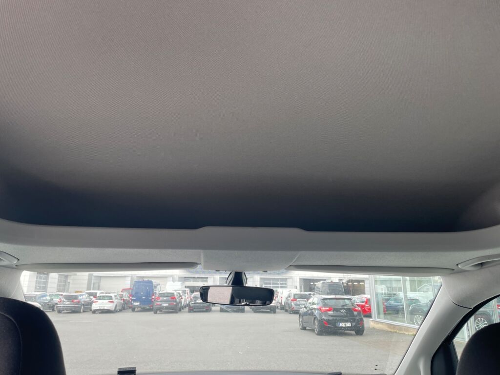 Volkswagen Caddy Maxi 2017 Musta