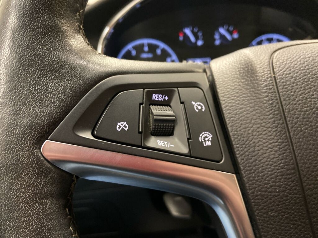 Opel Mokka 2017 Punainen