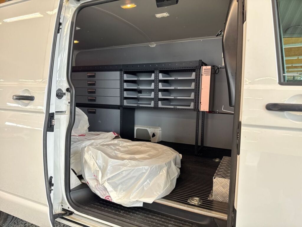 Volkswagen Transporter 2017 Valkoinen