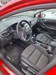 Opel Astra 2017 Punainen
