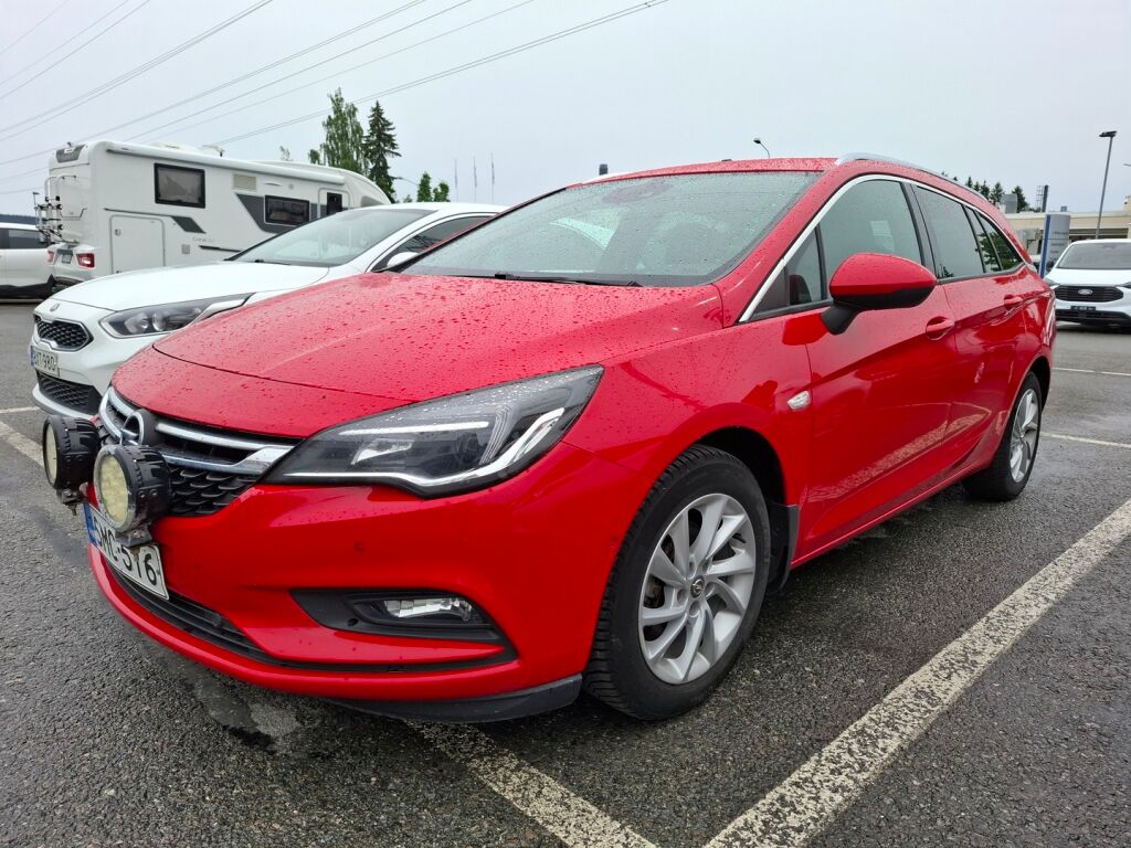 Opel Astra 2017 Punainen