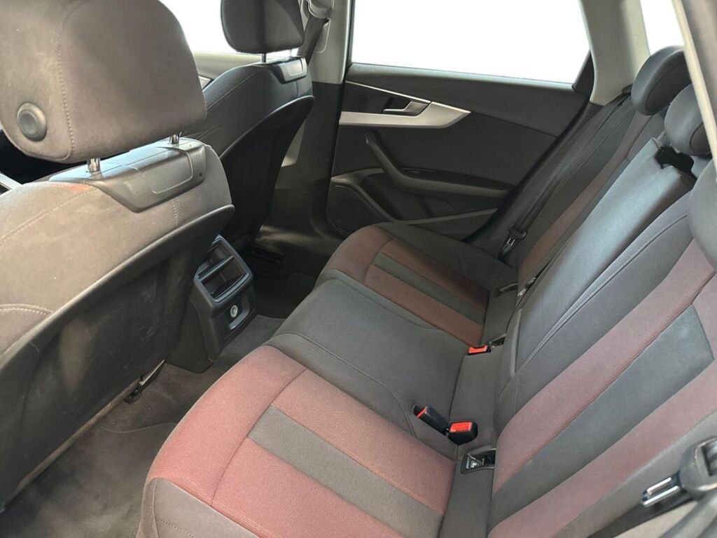 Audi A4 2017 Musta