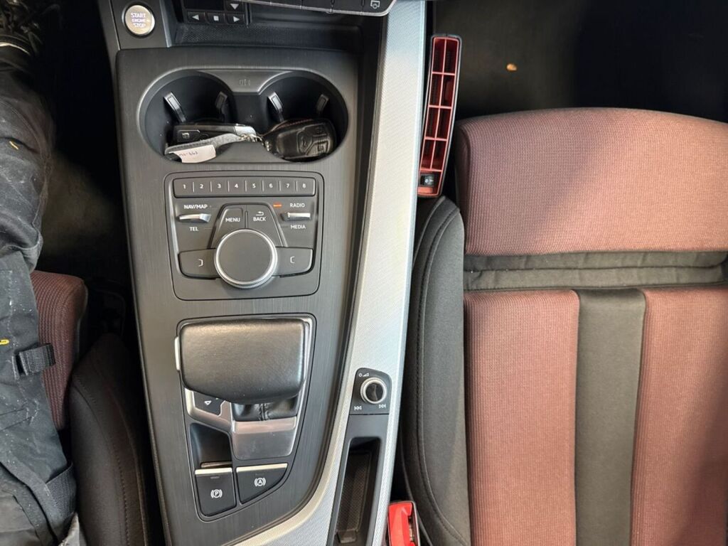 Audi A4 2017 Musta