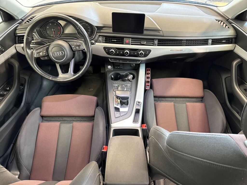 Audi A4 2017 Musta