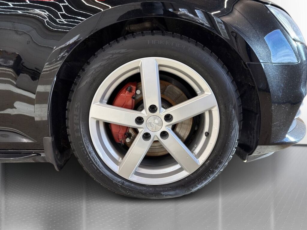 Audi A4 2017 Musta