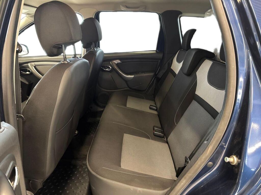 Dacia Duster 2017 Sininen