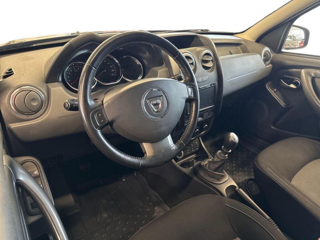 Dacia Duster 2017 Sininen