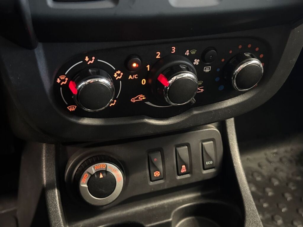 Dacia Duster 2017 Sininen