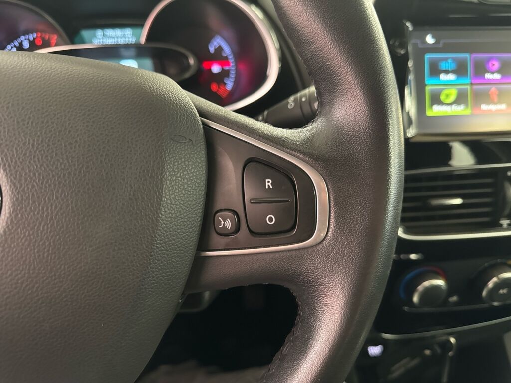 Renault Clio 2017 Punainen