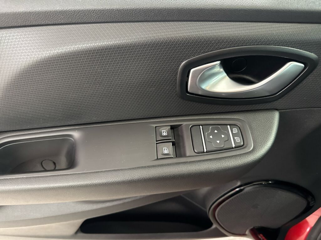 Renault Clio 2017 Punainen