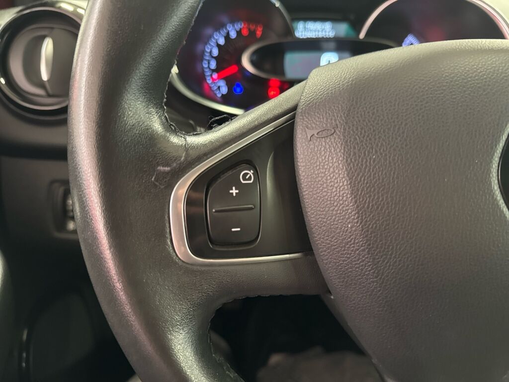 Renault Clio 2017 Punainen