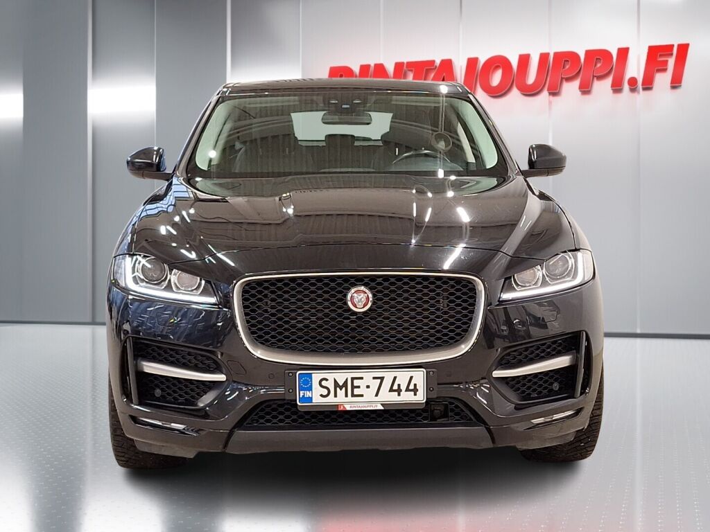 Jaguar F-PACE 2017 Musta