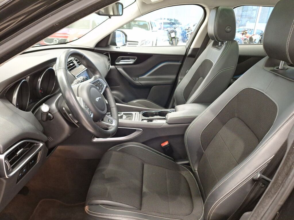 Jaguar F-PACE 2017 Musta