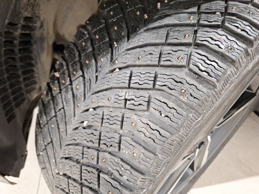 Jaguar F-PACE 2017 Musta