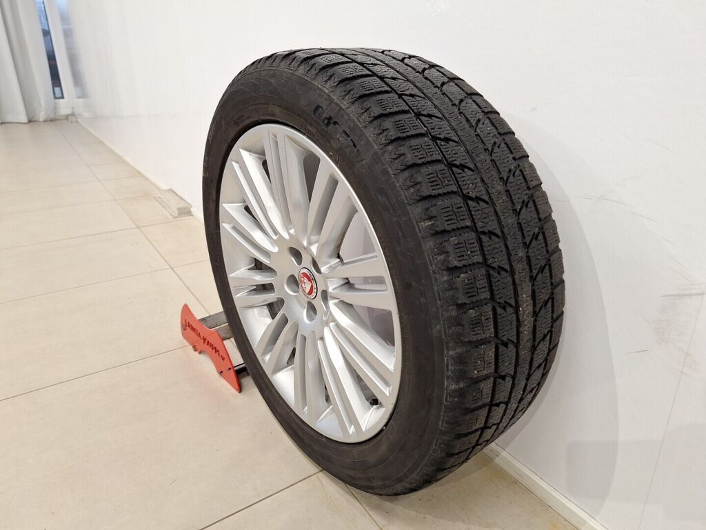 Jaguar F-PACE 2017 Musta