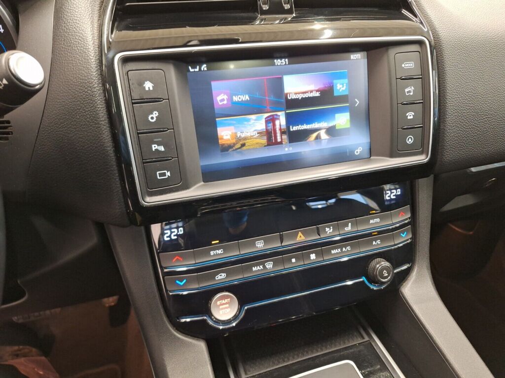 Jaguar F-PACE 2017 Musta