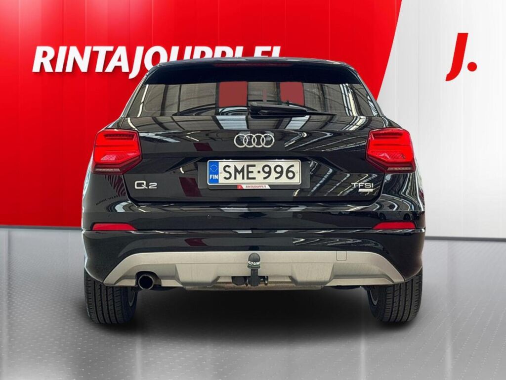 Audi Q2 2017 Musta