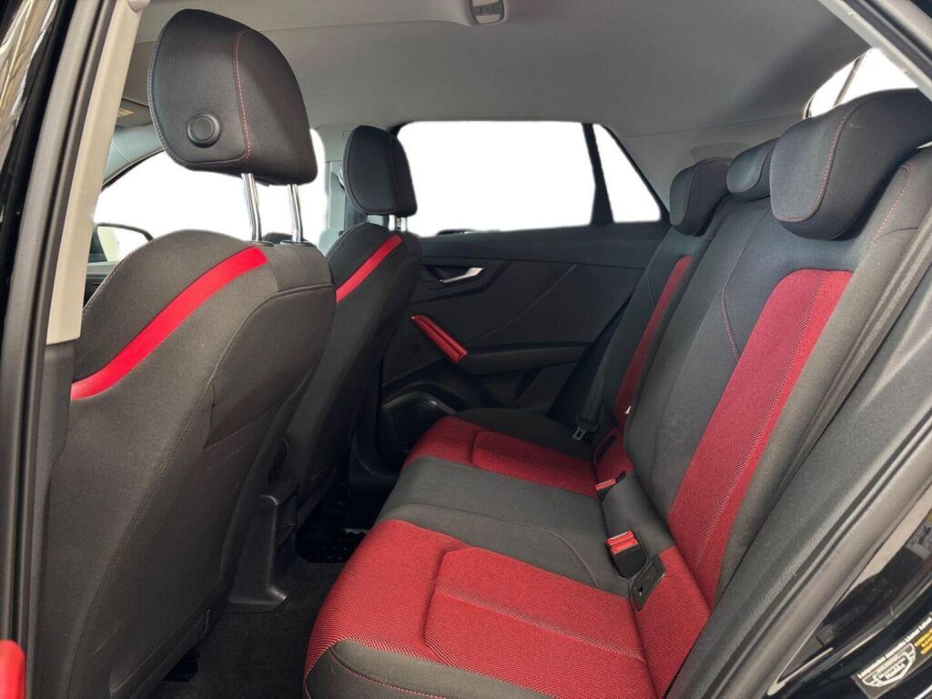 Audi Q2 2017 Musta