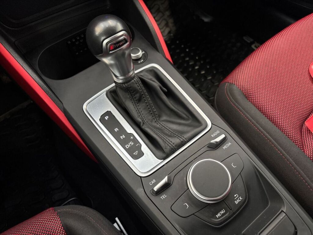 Audi Q2 2017 Musta