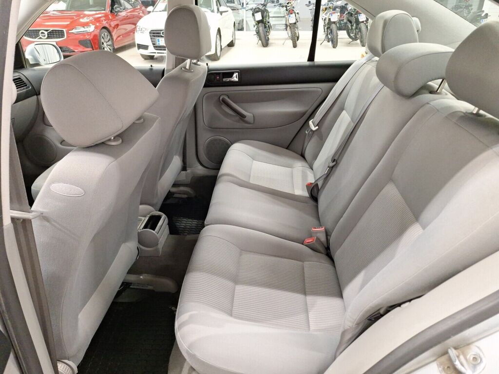 Volkswagen Bora 2003 Harmaa