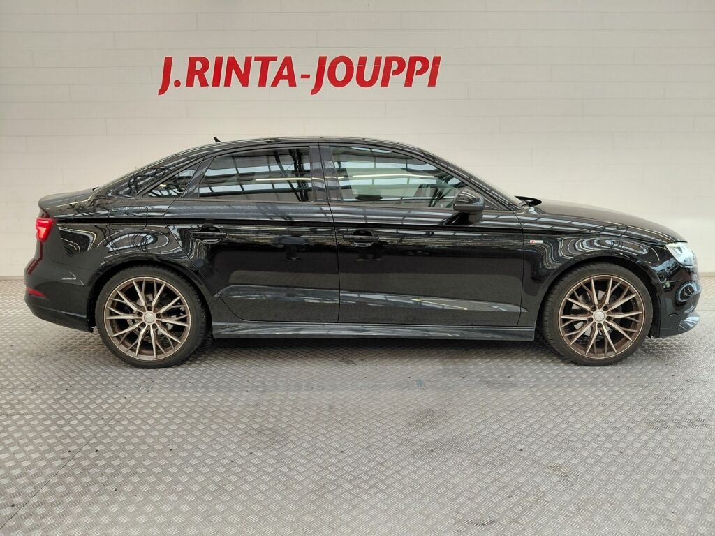 Audi A3 2017 Musta
