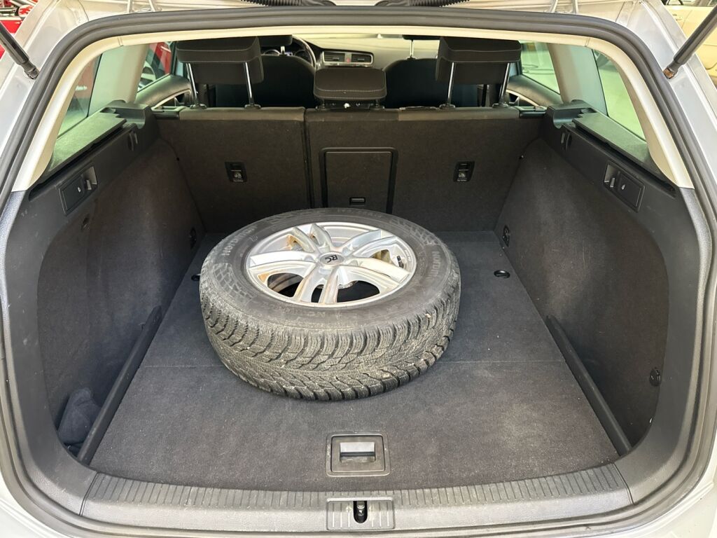 Volkswagen Golf 2018 Valkoinen