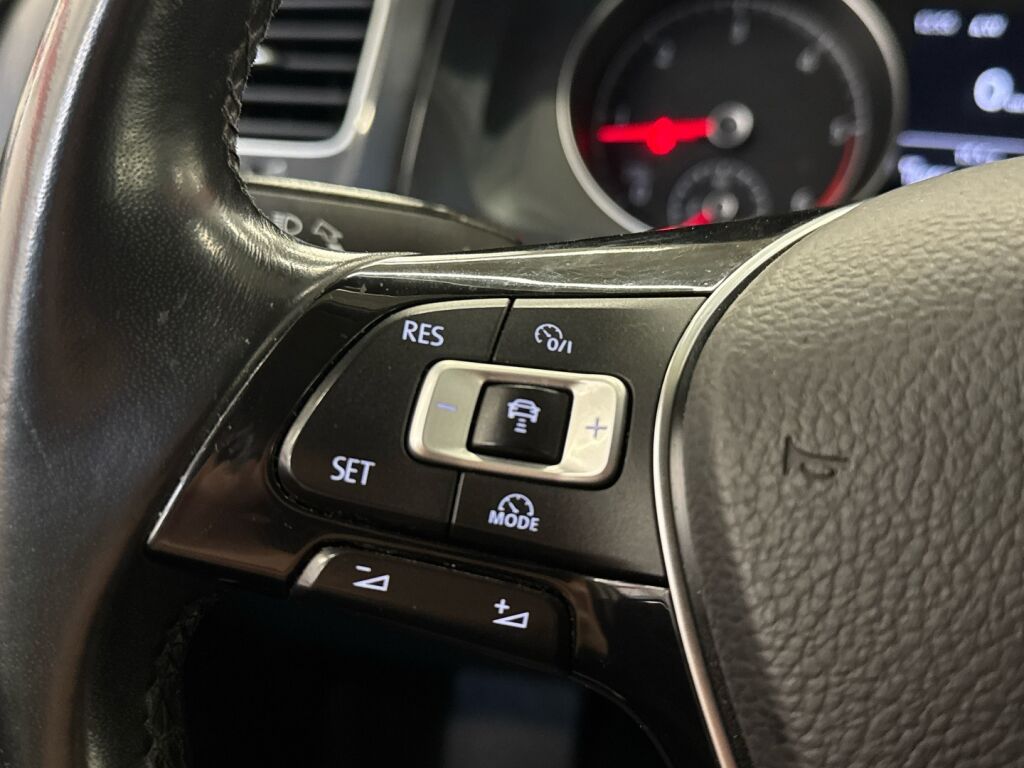 Volkswagen Golf 2018 Valkoinen