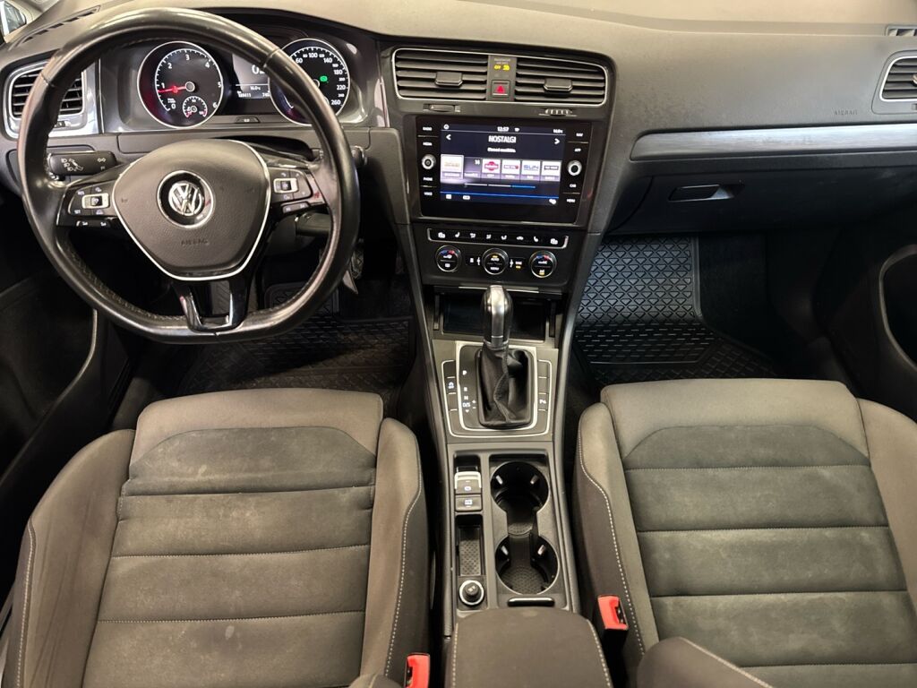 Volkswagen Golf 2018 Valkoinen