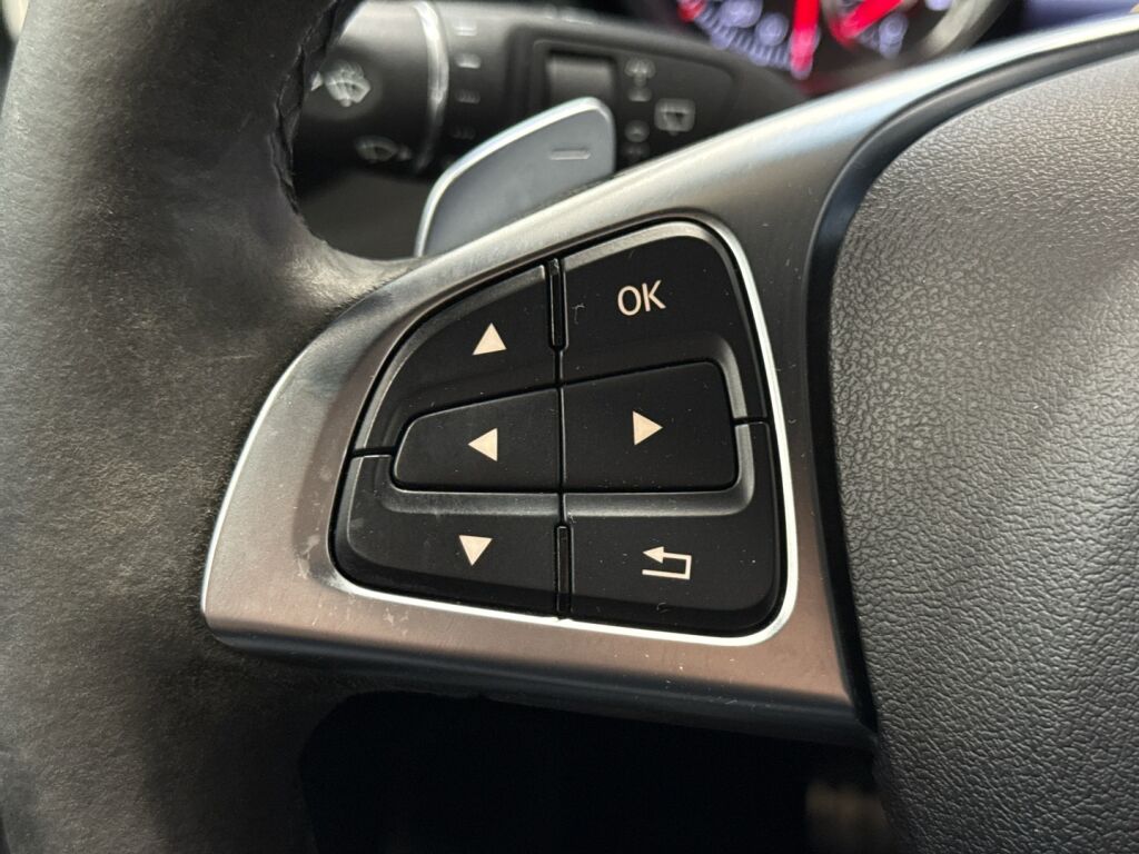 Mercedes-Benz A 2017 Valkoinen