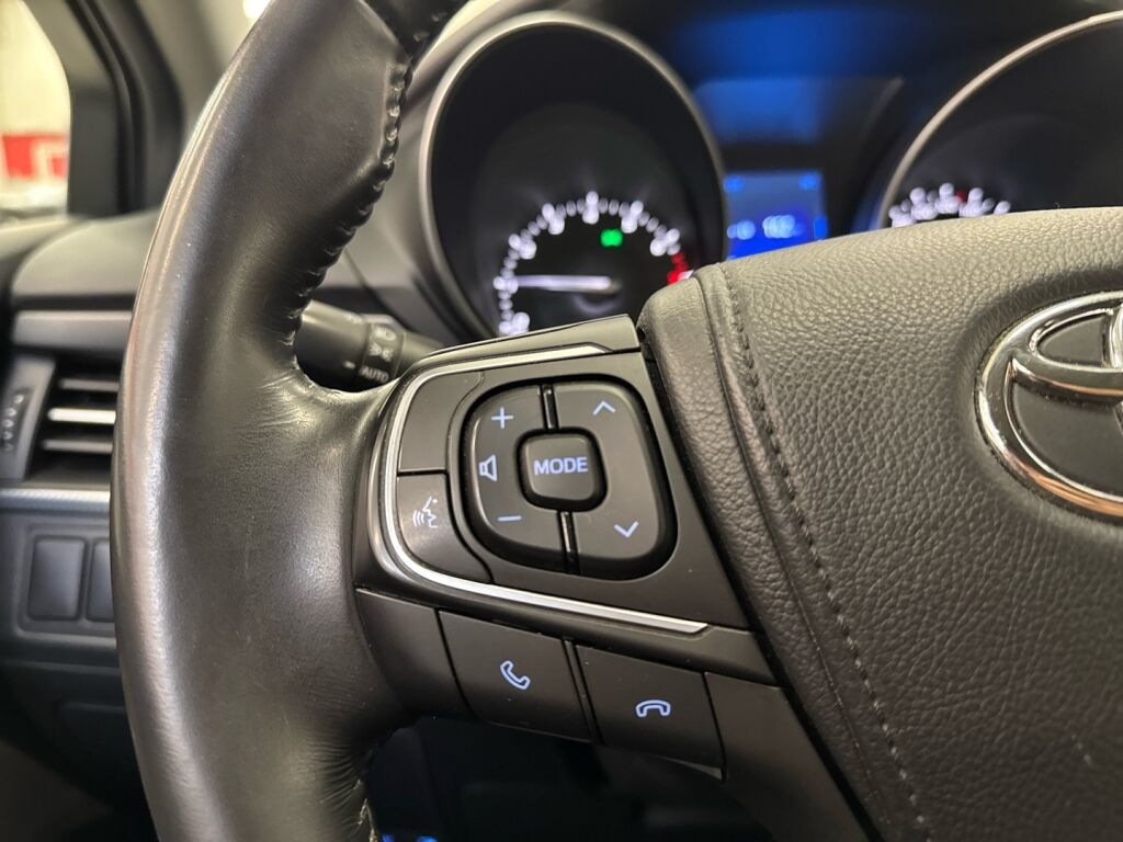 Toyota Avensis 2017 Sininen