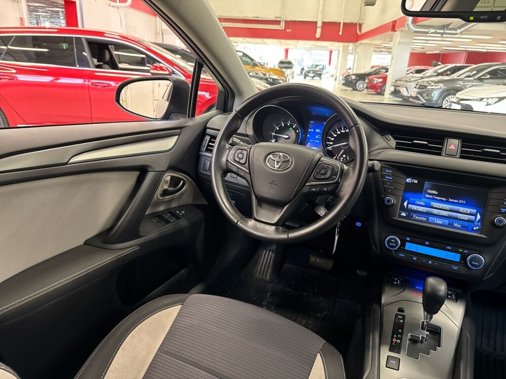 Toyota Avensis 2017 Sininen